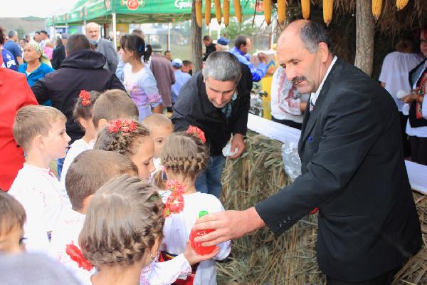 Muzica, dans, voie buna cu artisti de seama - Sarbatoarea Zilele Toamnei - Bacani 2015